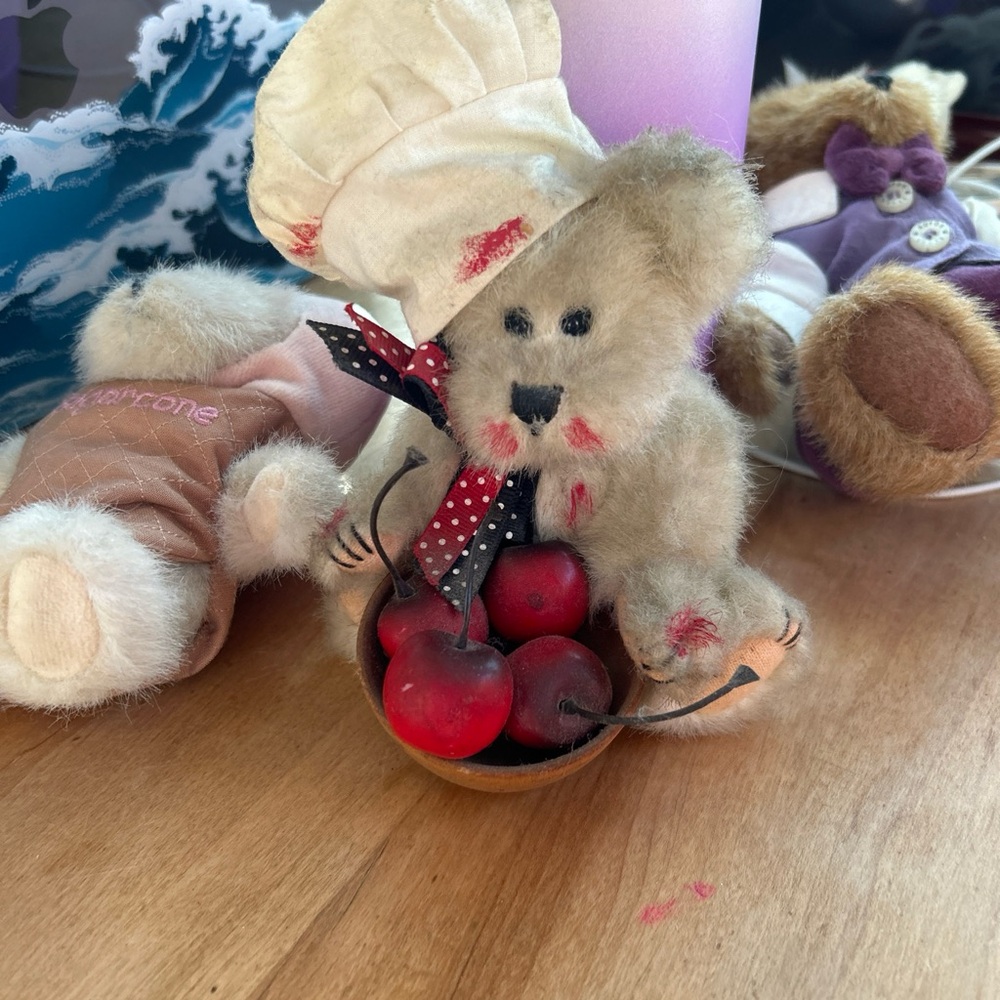 Bulk Boyd’s plush and Resin. Sold separately the collection is easily 1500-2000